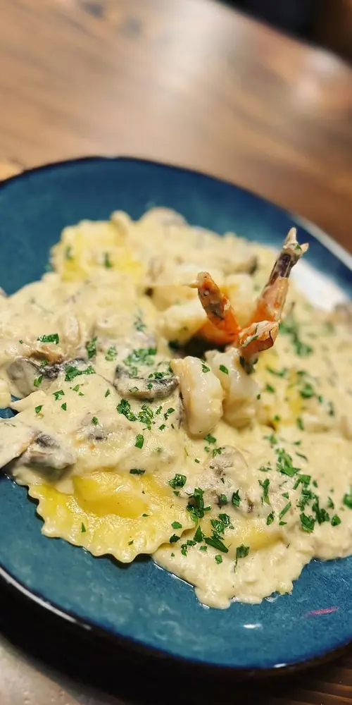‼️🚨NEW MENU ITEM🚨‼️
-SHRIMP RAVIOLI-
SHRIMP AND RICOTTA STUFFED RAVIOLI, TOSSED WITH A CRAB & MUSHR