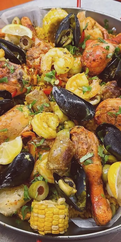 Summer calls for Paella! 🥘 #paella #sabor #delicioso