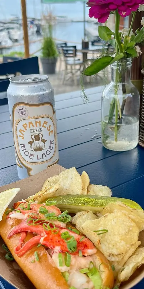 Friday’s Dockside, amirite? Foam Brewer’s Japanese Rice Lager pairing effortlessly with our signatur