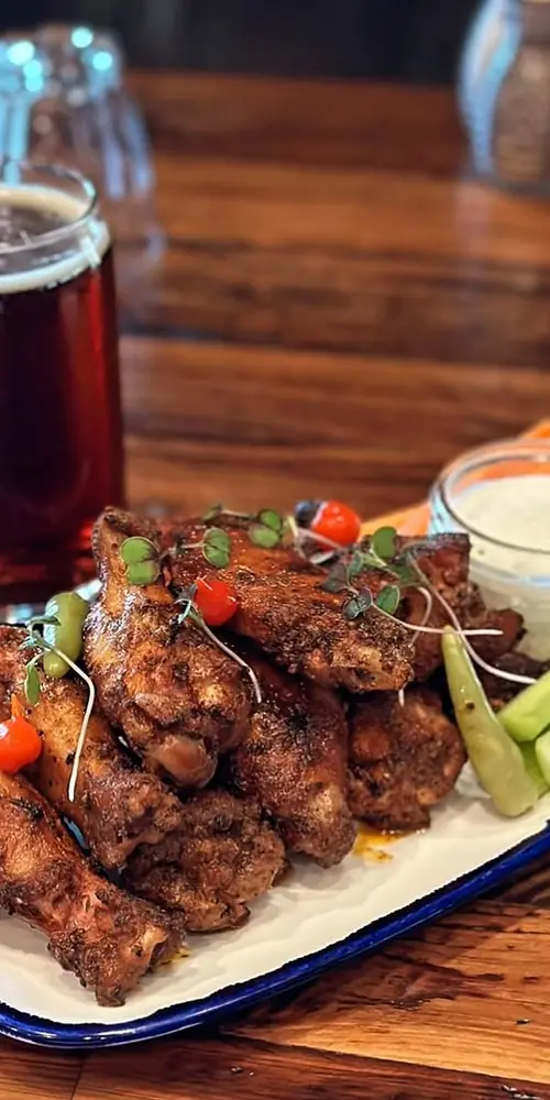 Smoked wings 🍗
A cold craft beer on tap 🍺
Football playoffs🏈
3 HD TVs in the Tavern📺
Get to Pearl’s