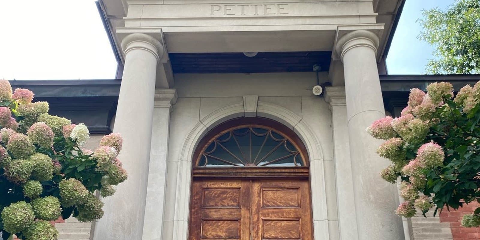 Pettee Memorial Library