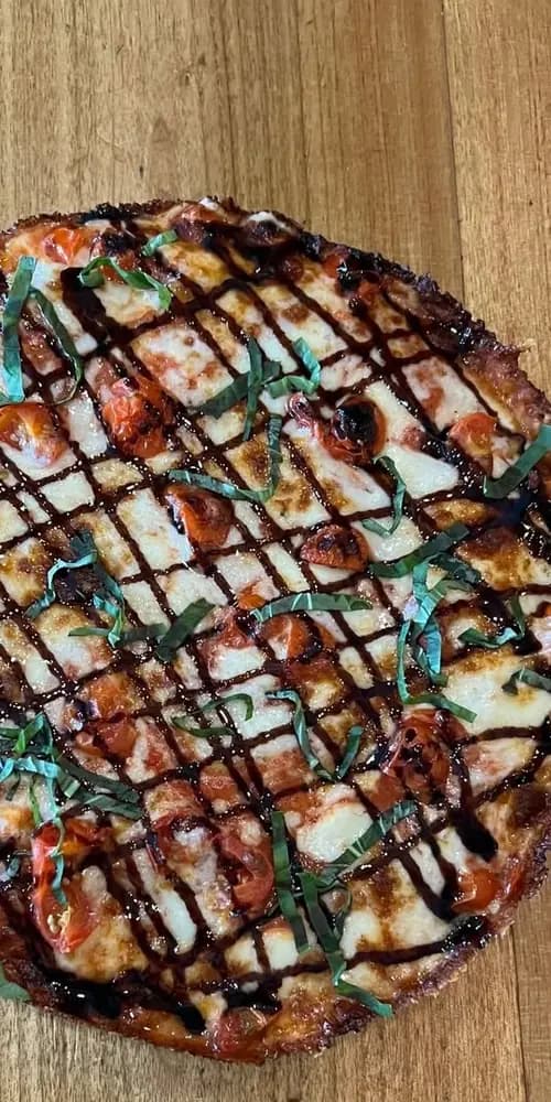 Cast Iron Pizza. So many good things about those words.
#specialtypizza #woodfiredpizza #eatvermon