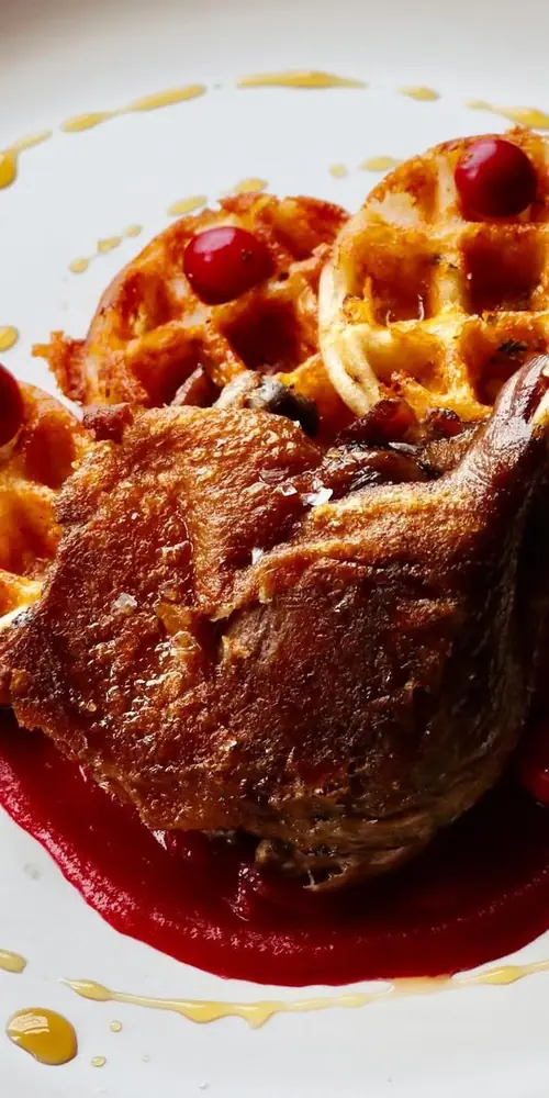 Duck & Waffles! Thanks Chef! @white_stout
•
#vicesareourbusiness #waterburyvt #vermont #meathere