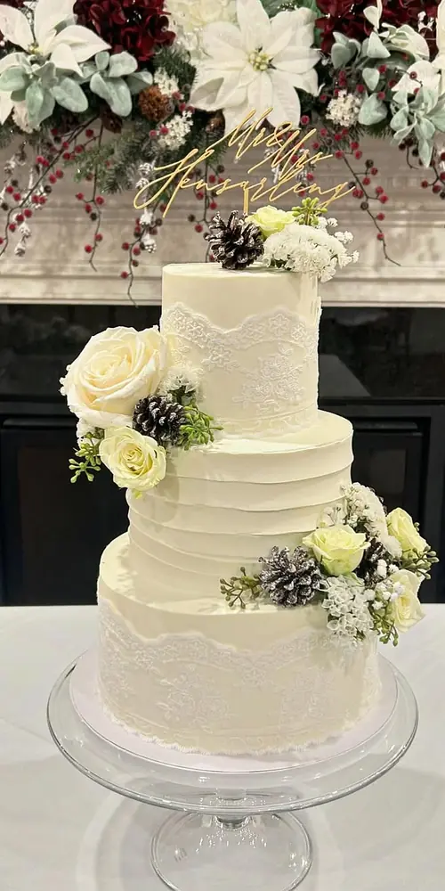 Who doesn’t love a Christmas winter wedding? What a way to close out the year!
Know someone plannin
