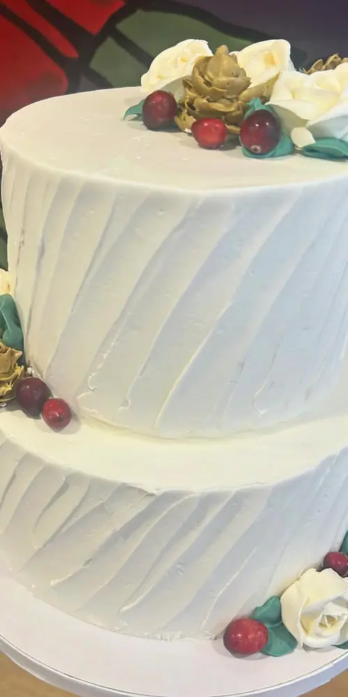 Who doesn’t love a Christmas winter wedding? What a way to close out the year!
Know someone plannin