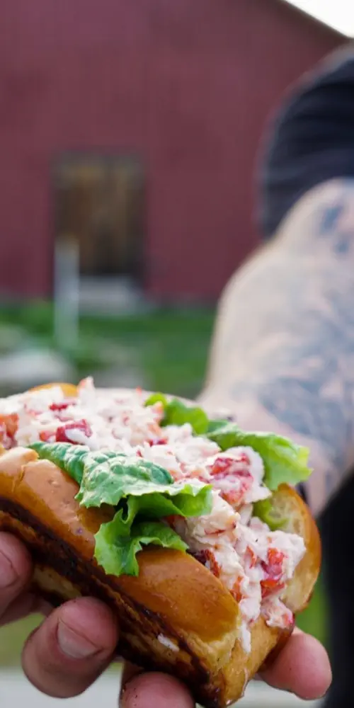 Chef Dylans’s Grandma’s lobster roll. Aka best in state #stowevermont #stowesummer