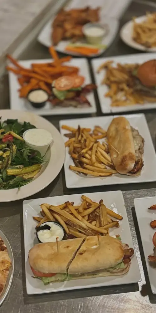 While you’re busy preparing for the holiday, let us cook for you! We are open today until 9pm for Di